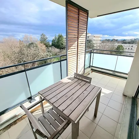 Cote Parc, Design Avec Terrasse アパート